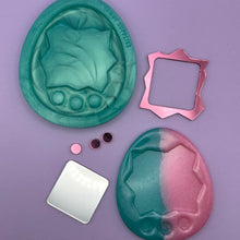 Load image into Gallery viewer, Tamagotchi Classic Mirror Mould &amp; Mirror Pieces
