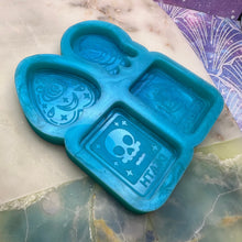 Load image into Gallery viewer, Kawaii Halloween 1 Wax Melt/ Soap Mould
