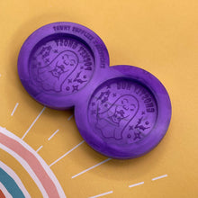 Load image into Gallery viewer, Spooky Hug Token Mould - Tawny/Alleycats Collab
