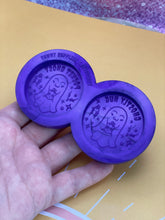 Load image into Gallery viewer, Spooky Hug Token Mould - Tawny/Alleycats Collab
