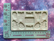 Load image into Gallery viewer, Spooky Christmas Palette Mould, 3mm Thick
